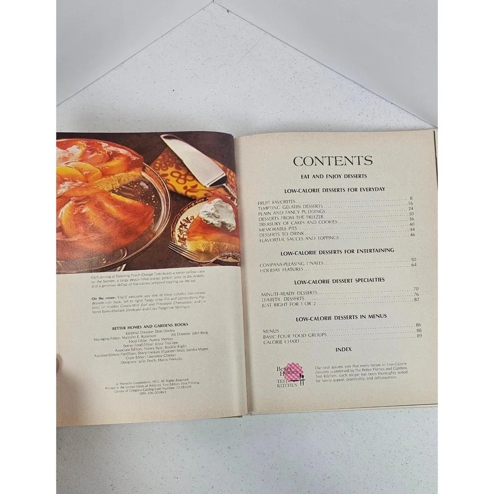 Better Homes and Gardens Low Calorie Desserts Cookbook 1972 Vintage Color Photos